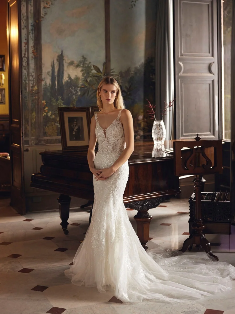 

Sexy Spaghetti-Strap Wedding Dresses Charming Lace Bridal Gowns Formal Appliquéd A-Line Floor-Length Wedding Gowns Vestidos De N