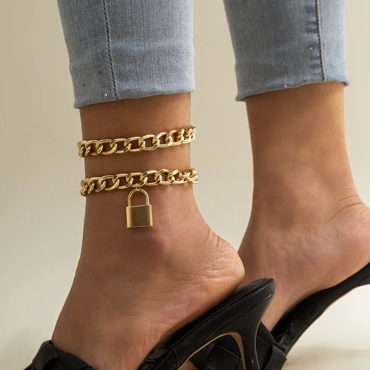 Retro Simple Padlock Pendant Anklet Women's 2022 Summer Fashion Beach Feet Nude Gold Metal Thickening Anklets Girls Jewelry