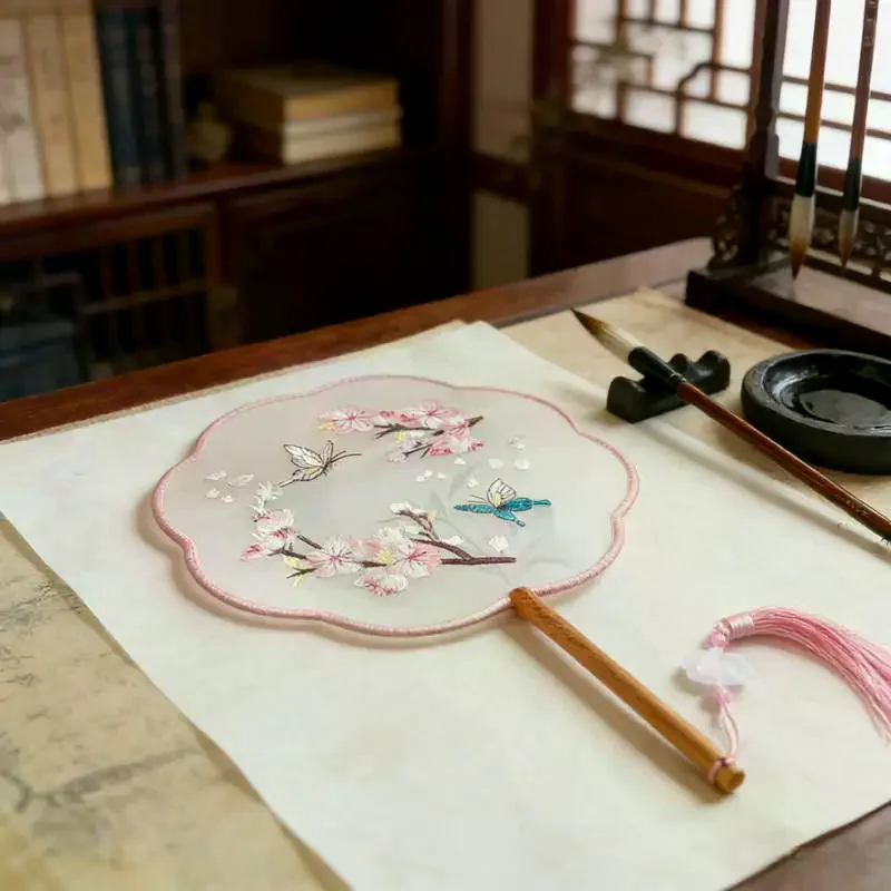 Vintage Style Silk Round Fan Exquisite Flower Embroidery Paddle Traditional Chinese Art Craft Hanfu Dance Party Accessory