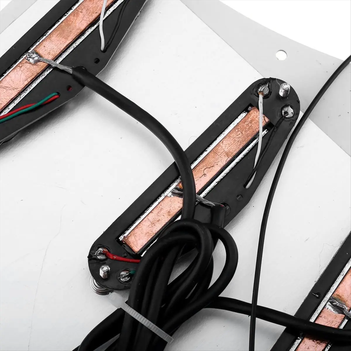 

Y83A ГОРЯЧИЙ комплект предварительно смонтированной накладки из нержавеющей стали для гитары, двойные звукосниматели для хамбакера с горячей рейкой, накладка для царапин в сборе