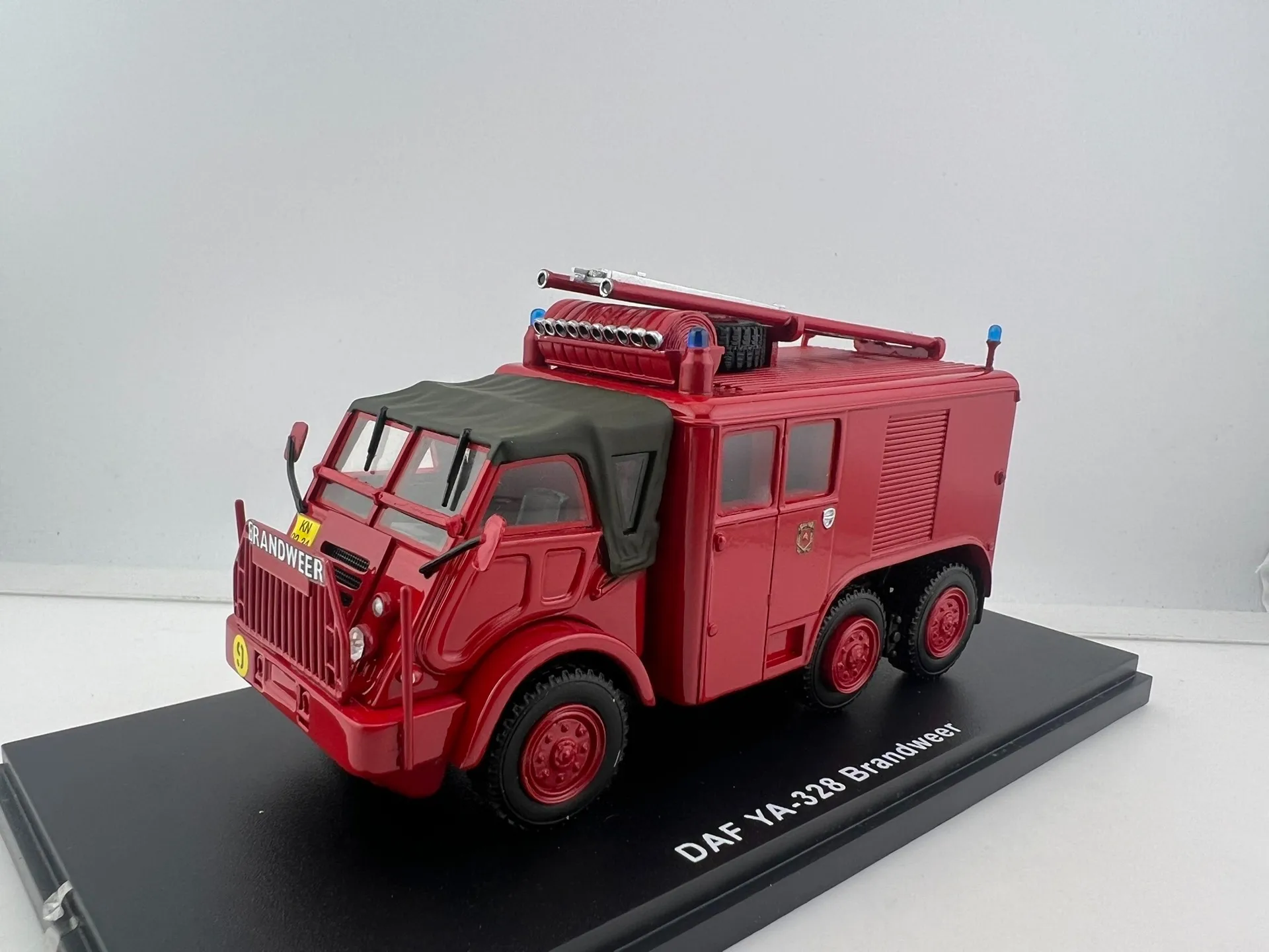 Diecast Golden Oldies Escala 1/50 DAF YA-328 Modelo de carro de resina de motor de bombeiros Brinquedo colecionável presente Lembrança Ornamento de exibição