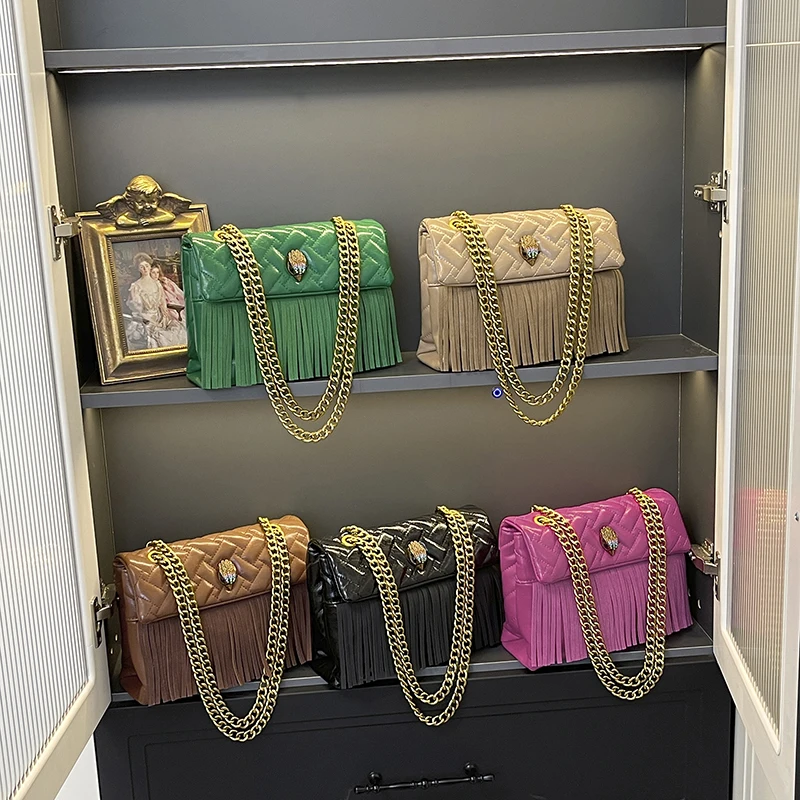 حقيبة نسائية بسلاسل عصرية جديدة من جلد البولي يوريثان حقائب كروس للنساء حقيبة مصممة فاخرة حقائب كتف نسائية عصرية بشراشيب