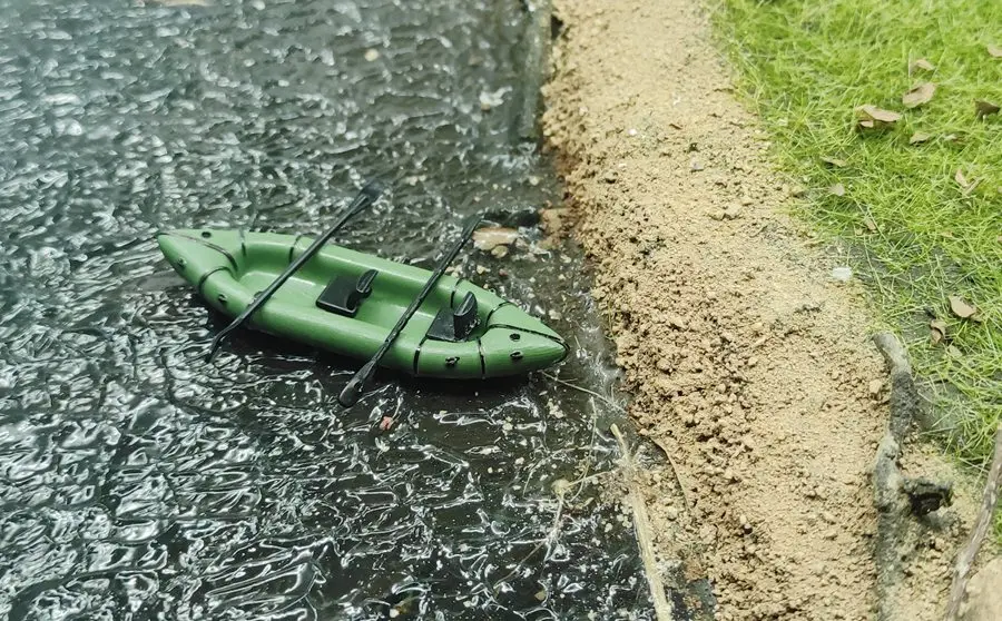 1: 64 Ship Model Manual Simulation Double Kayak Green Camper Fishing Adventure Inflatable Boat