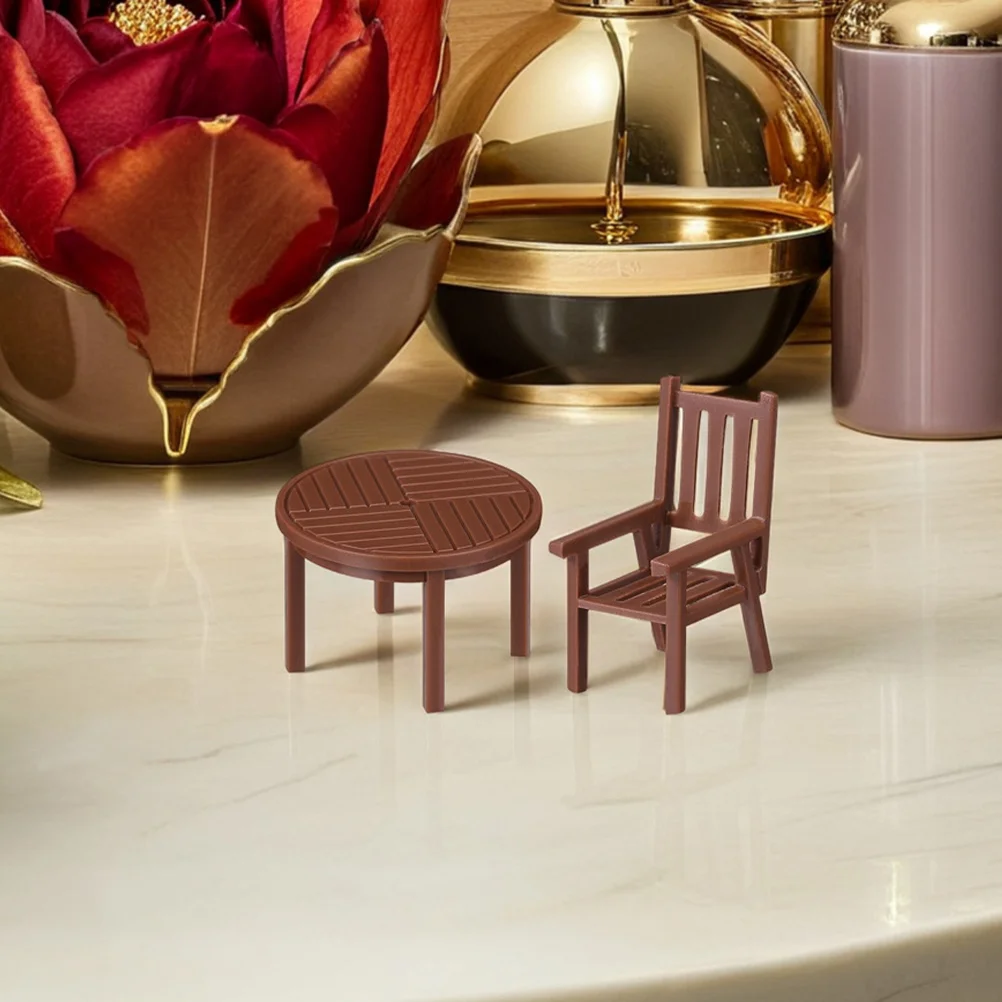 4セットのミニチュア家具セット リアルなデザイン 耐久性のあるコンパクトな寸法 ミニチュアシーンの装飾に最適