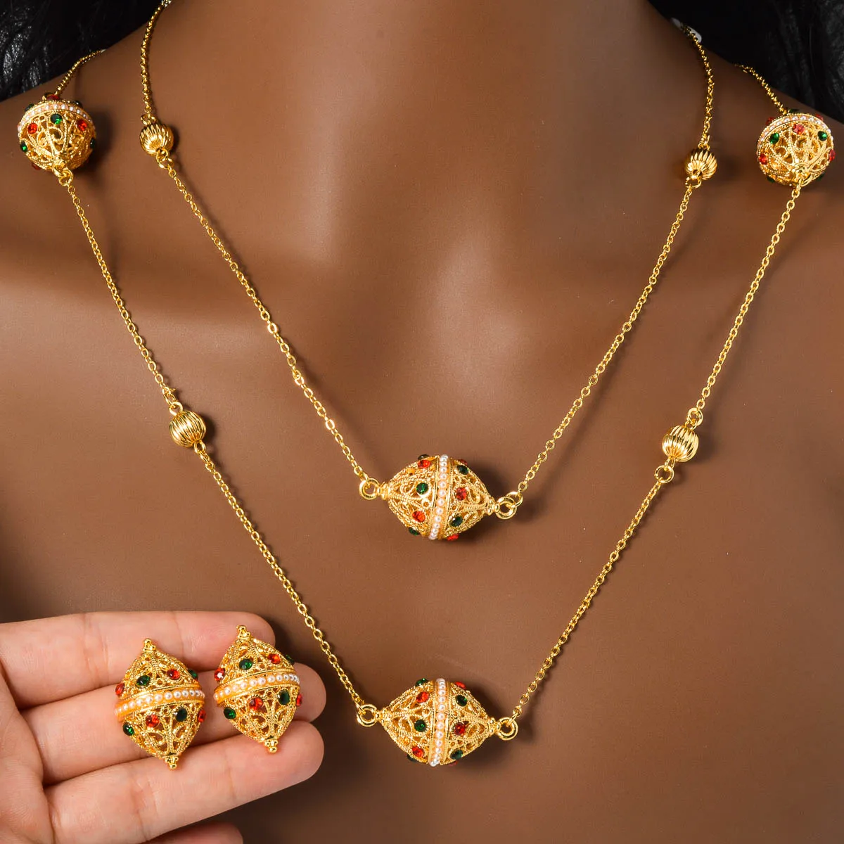 Nuovi set di gioielli in stile orecchini colorati con ciondolo di lusso vuoto Dubai collana placcata in oro 18 carati accessori per regali di