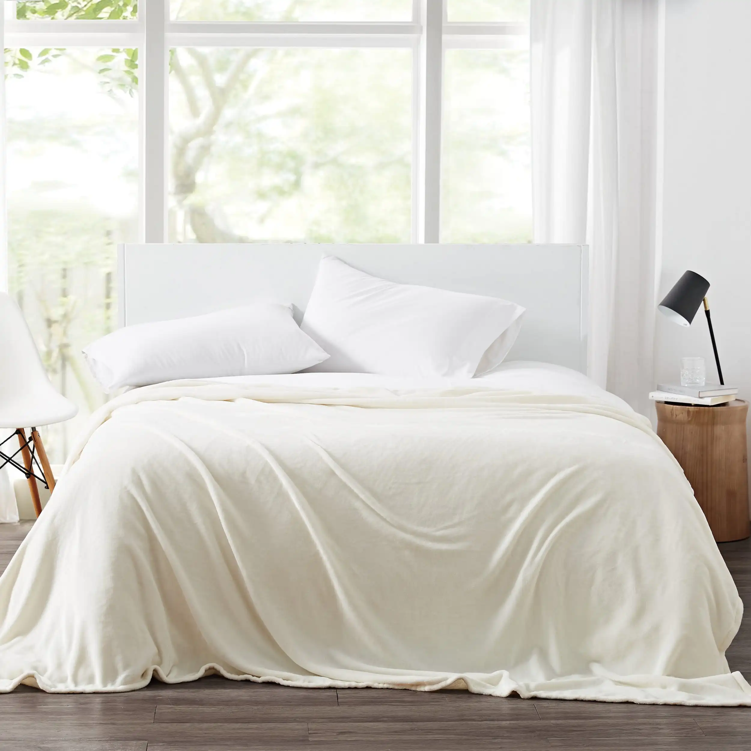 

Solid Plush Ivory King Blanket