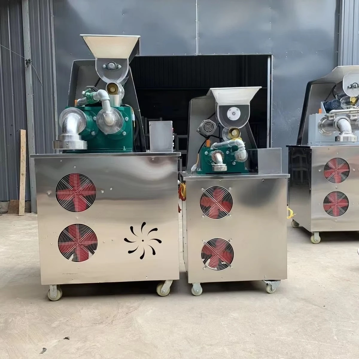 Kleine elektrische automatische noedelmachine Rijstnoedelmaker