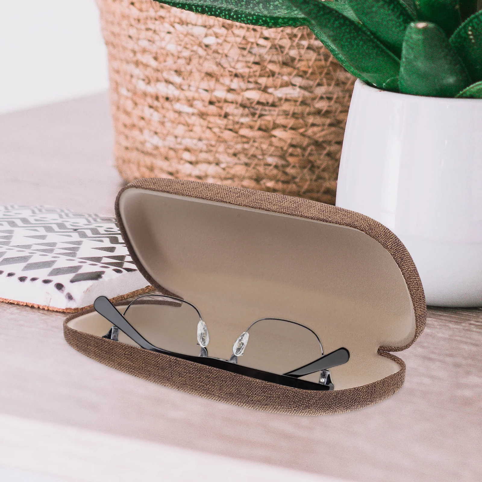 

Has Glasses Case Eyeglasses Old Fashioned Eyewear Protector Linen Khaki Men and Women