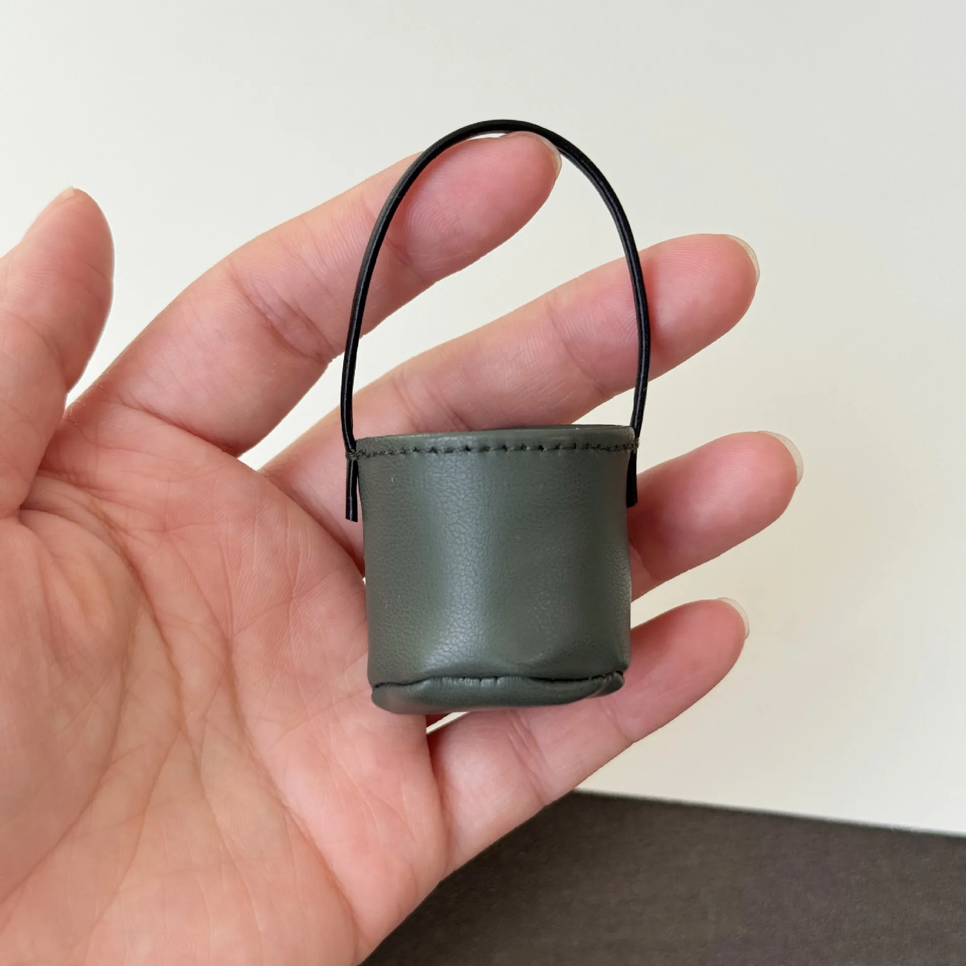 Mini PU Leather Crossbody Bag Doll Accessories Fit 10cm Long Leg Kitty Labubu Doll Mini Shoulder Purse Doll Outfit Decor Handbag view 5