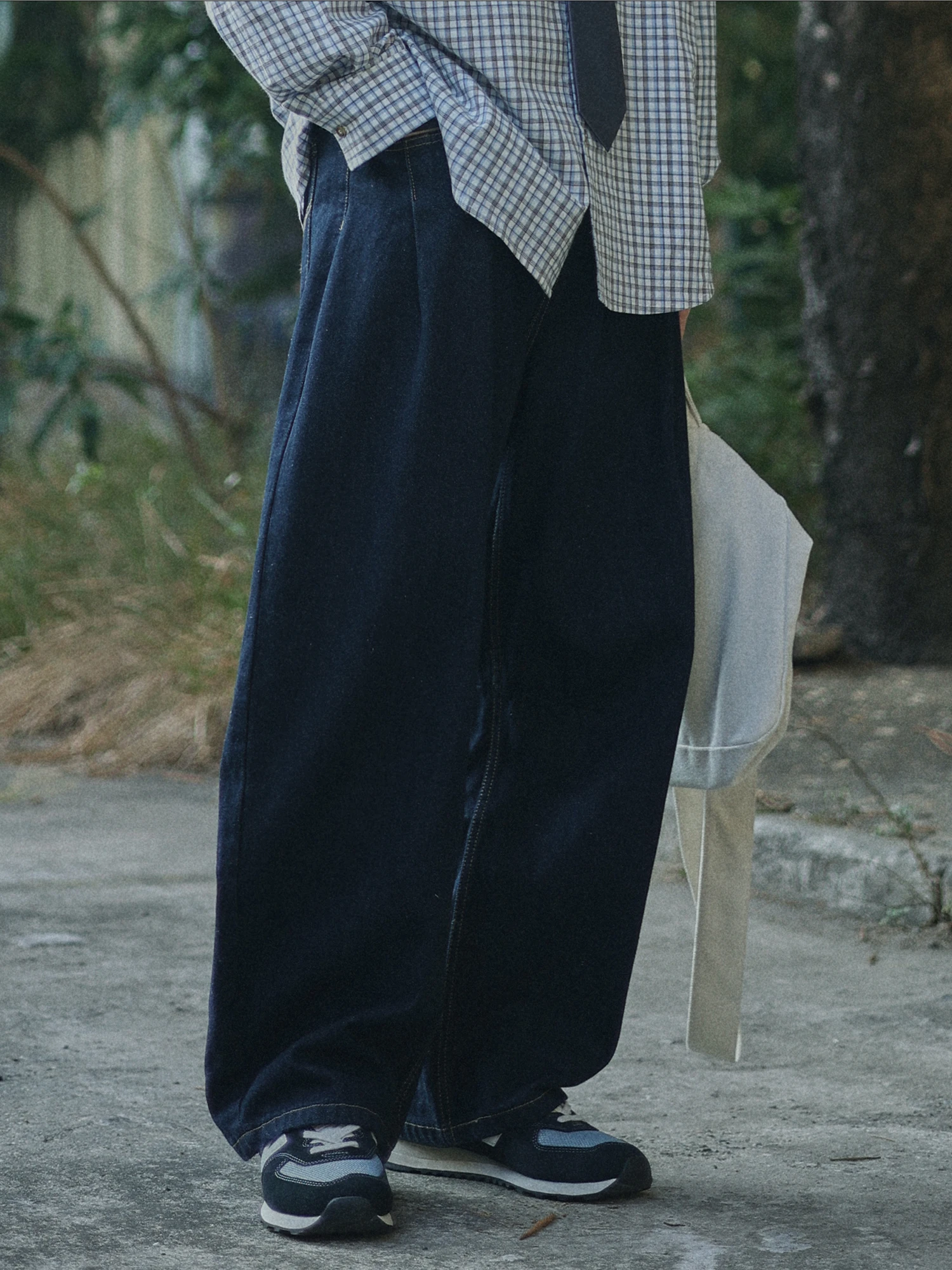

Retro Loose Men's Jeans Deep Blue Wide Leg Casual Pants Spring Long Trousers Trendy Knife Design Comfortable Cotton Blend