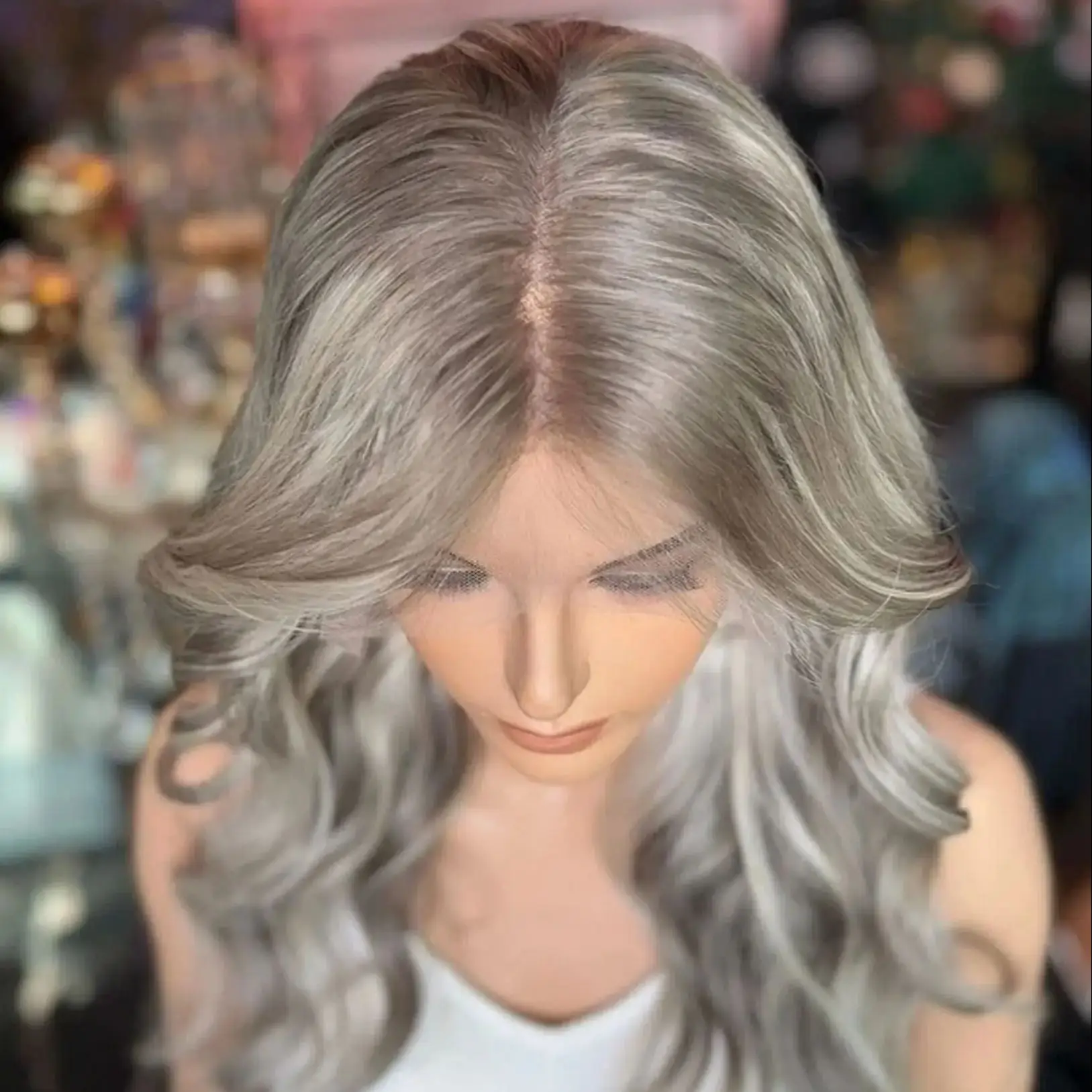 

24-дюймовый синтетический парик из волокна Futura, серый блондин, мелированный парик с естественной волной, термостойкий парик спереди, женский парик для повседневного использования на вечеринке