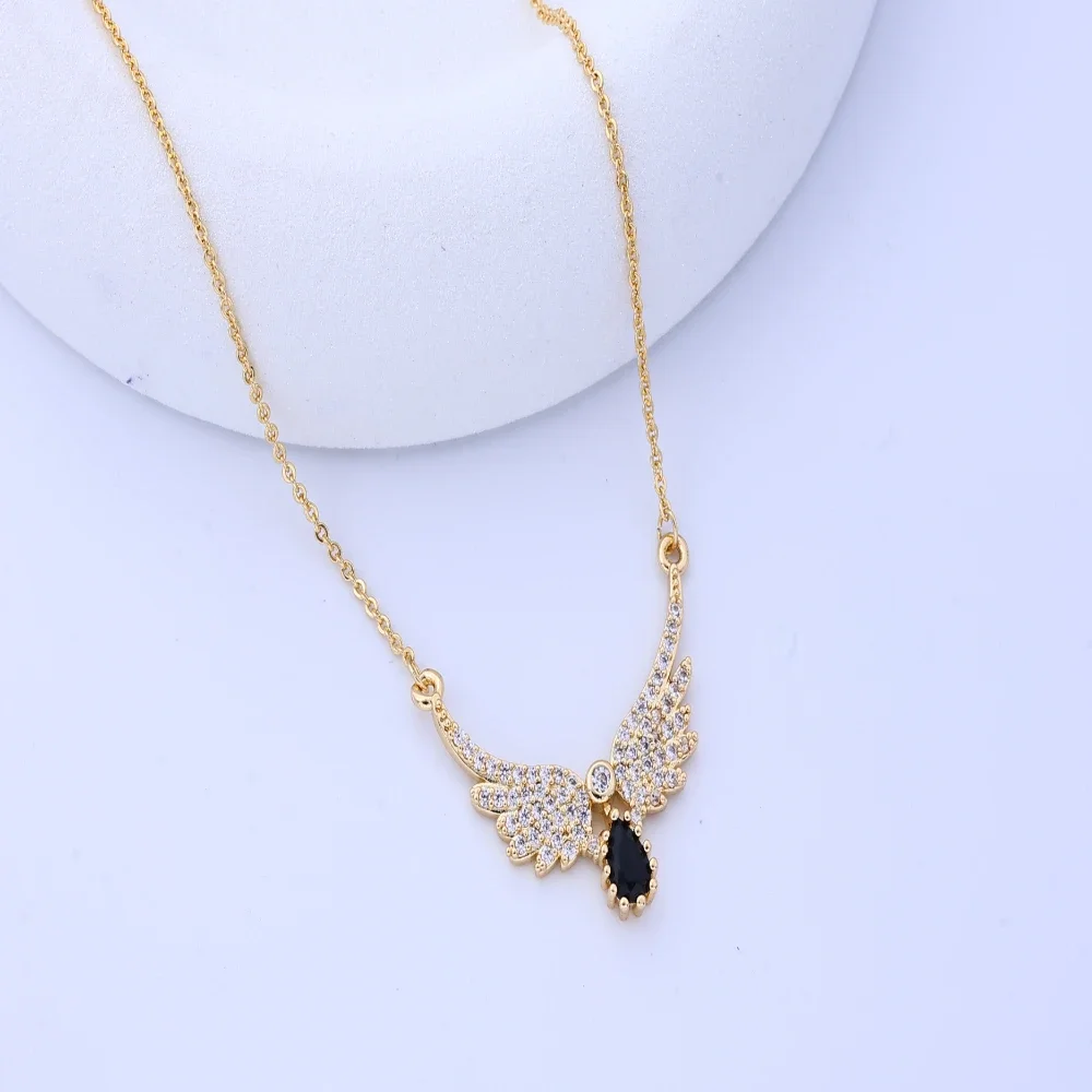 Collana da donna, lusso leggero, pietra di luna di nicchia, ali d'angelo, ali, ins, celebrità di Internet del vento, la stessa collana a catena con clavicola