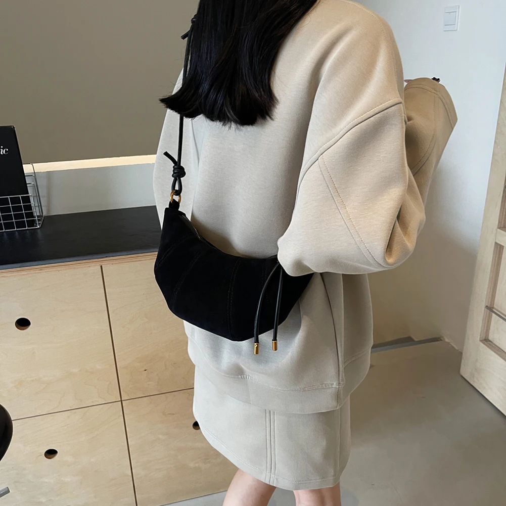 Tas Bahu untuk Wanita dengan Saku Dalam Tas Crescent Tas Selempang Ritsleting Kulit PU Tas Croissant Solid untuk Perjalanan Kerja