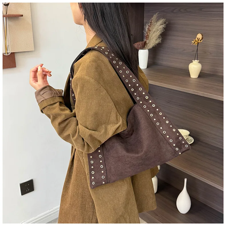 

2025 Autumn Winter Matte Studded Bag, Spacious Underarm Purse for Women, Vintage Commuter Crossbody, Luxe Day to Night Tote