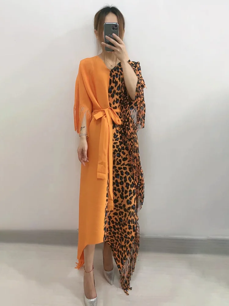 Miyake Pleated New Women'S Fashionable Leopard Print Color Print Stitching Loose Tassel V-Neck Midlength Dress Spring 2024