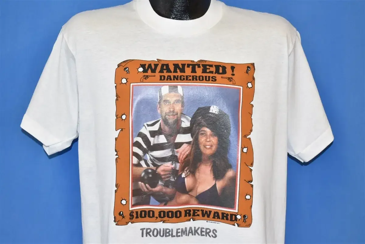 90er Jahre Wanted Poster Dangerous 100 000 Reward Troublemakers Lustiges T-Shirt Groß