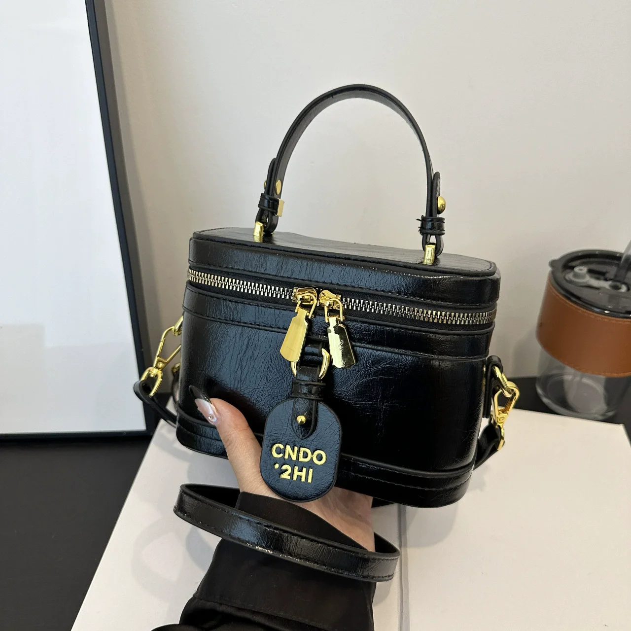 

Новые модные квадратные сумки-коробки для женщин, женские сумки и кошельки, роскошные брендовые дизайнерские косметички для губной помады, красная сумка на плечо