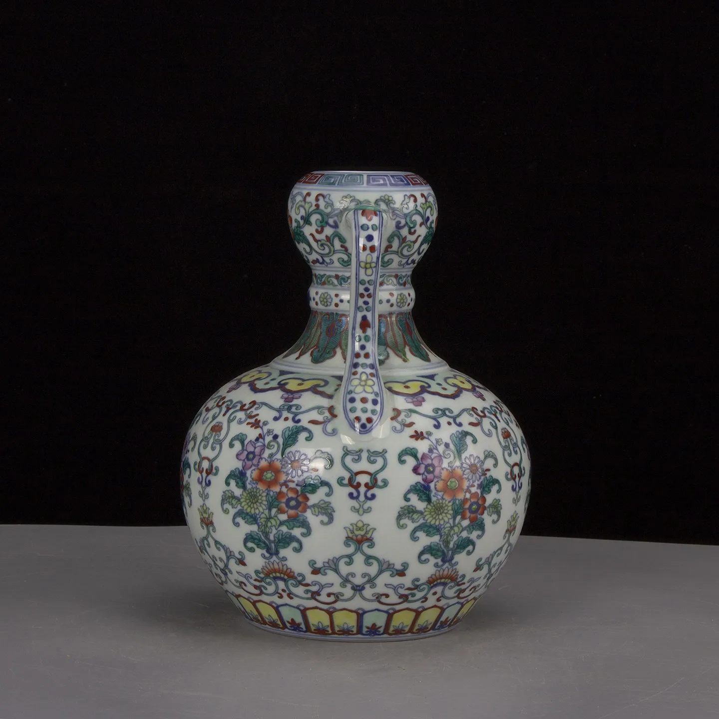 Chinese Blue and White Doucai Porcelain Vase Qing Yongzheng Flower Pattern 9.45