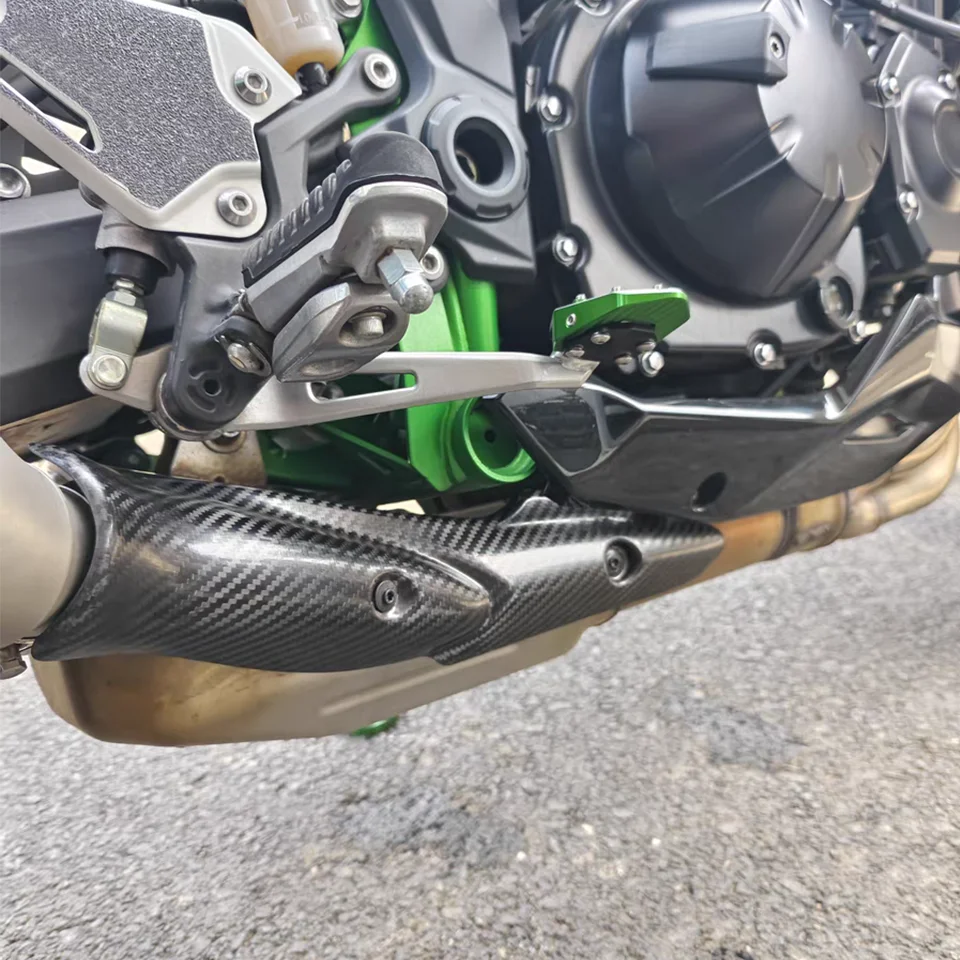 

Motorcycle Exhaust System Mid Link Pipe Carbon Fiber Heat Shield Cover Guard Anti-Scalding Shell for KAWASAKI Z900 Z900e Z 900