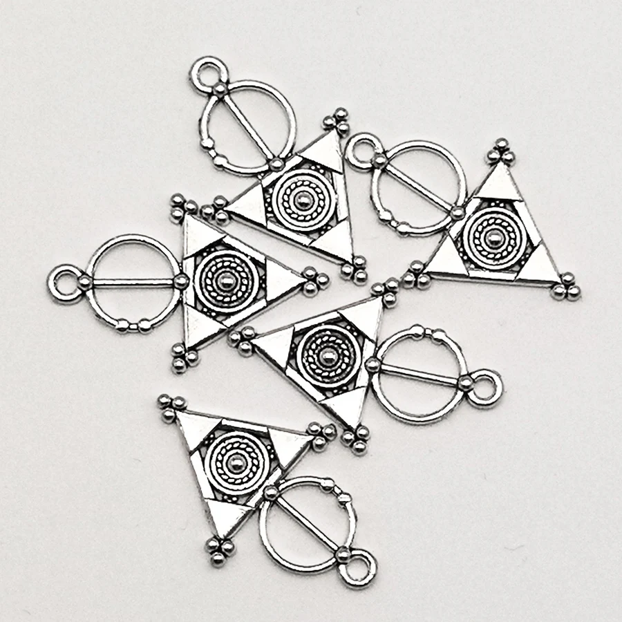 

(20Pieces)Graceangie Bohemia Alloy Necklace Pendant 33*21mm Triangle Circle Jewelry Making diy Women Gift Metal Charms 39421
