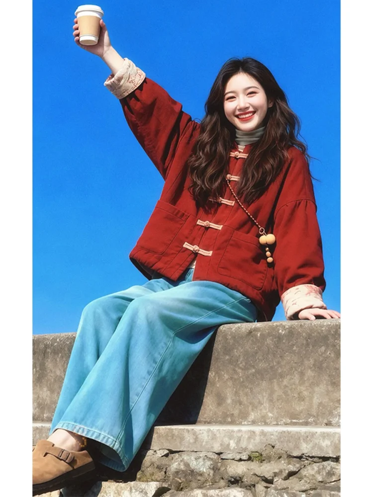 Red Button Short Jacket Women's Fashionable Chinese Style Top Unique Small Size High End Feeling Winter New Arrival Cotton Coat