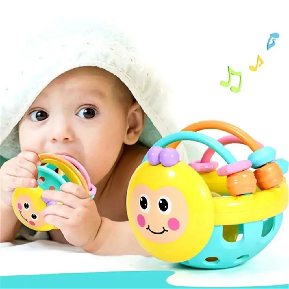 1Pcs Neue Bee Form Weiche Zahnen Spielzeug Neugeborenen Frühen Bildungs Kunststoff Hand Glocke Entwickeln Infant Touch Hand Greifen Ball
