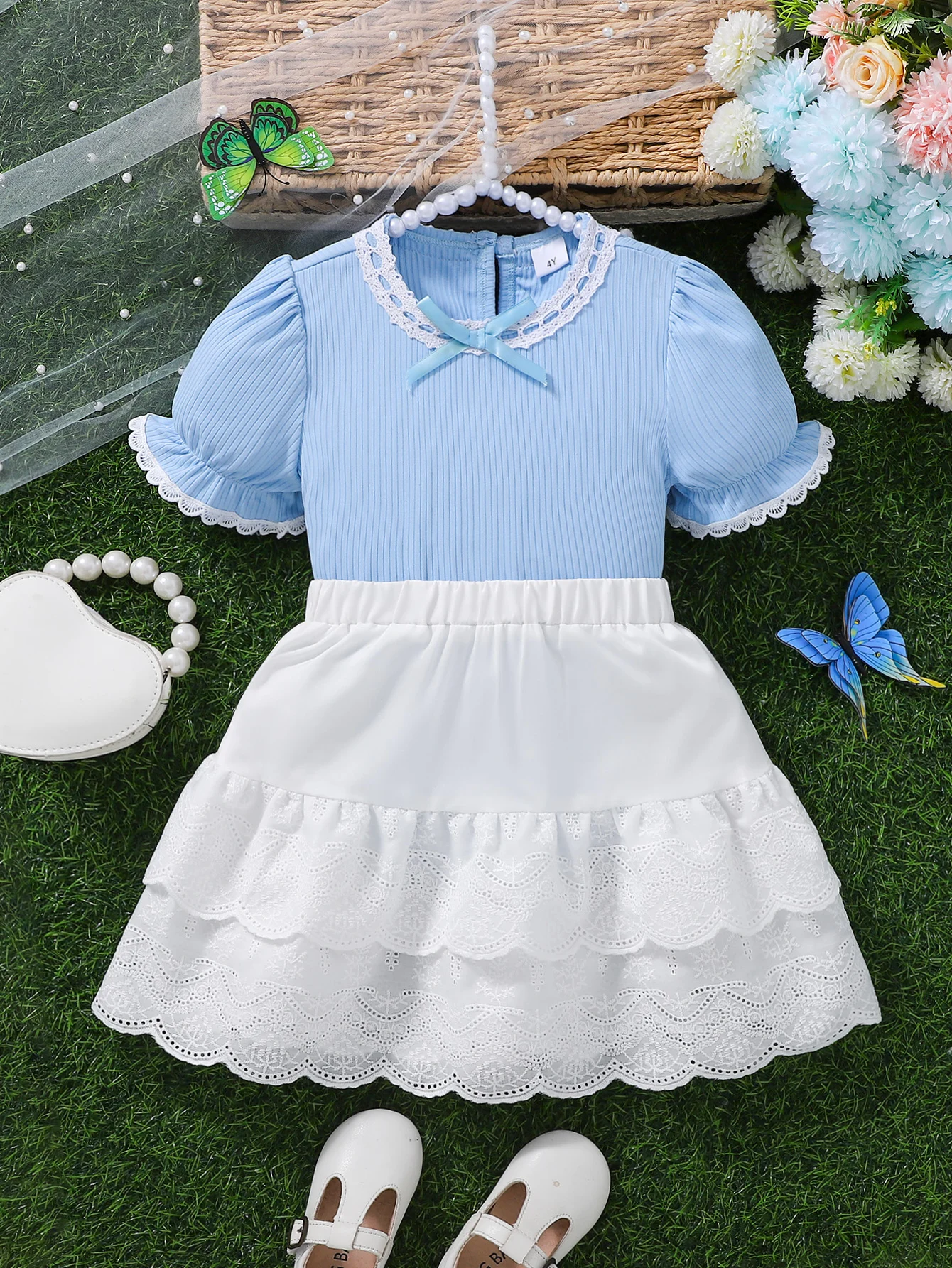 

Летний свежий синий топ, белая кружевная юбка, платье с короткими рукавами для девочек, детская одежда, синяя верхняя часть с белым кружевным подолом