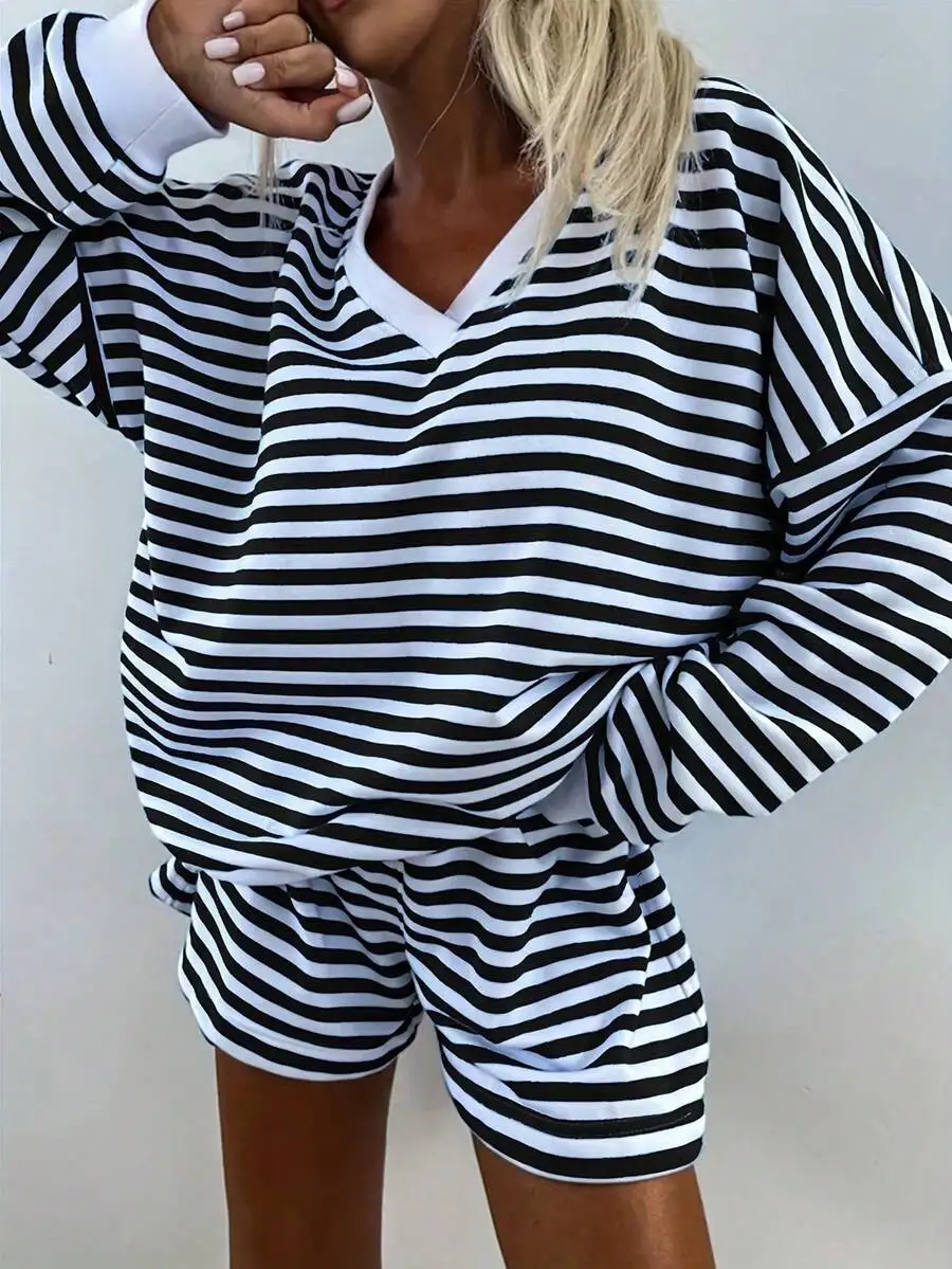 

2 Pieces Set Spring Autumn Classic Stripes V-Neck Long Sleeve Loose Top And Shorts Casual Home Wear