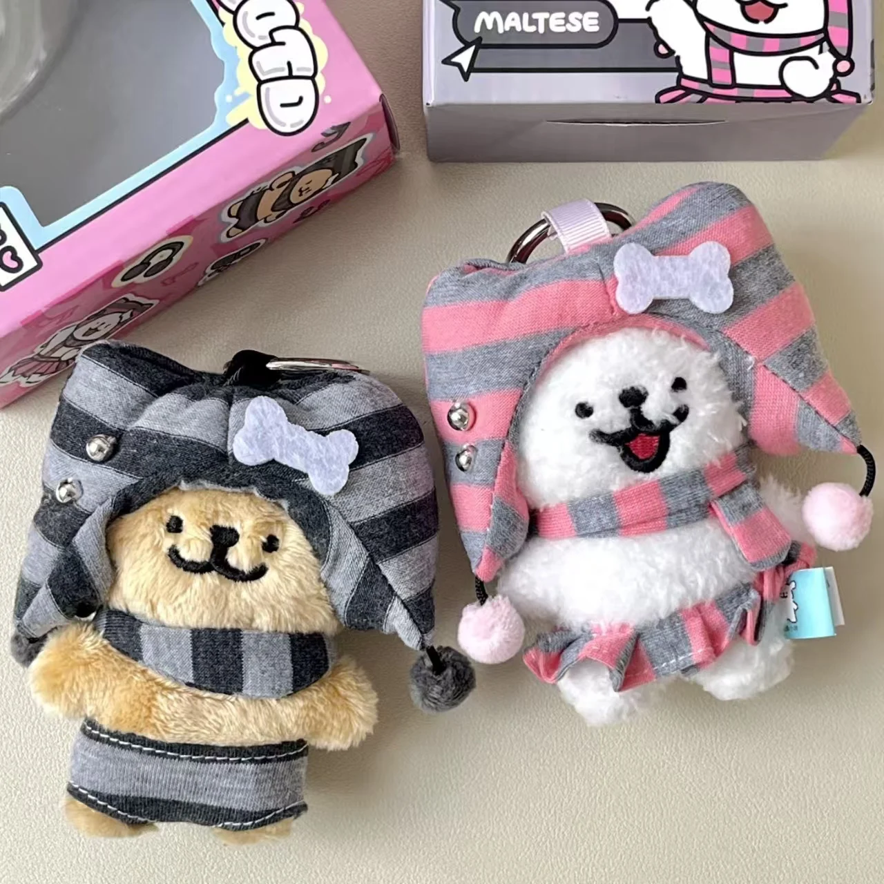 

Мальтийский оригинальный полосатый плюшевый брелок с милой шапкой-шутом, мягкая игрушка-собака, подвеска для сумки, украшение для рюкзака, весенний подарок для пары на День святого Валентина