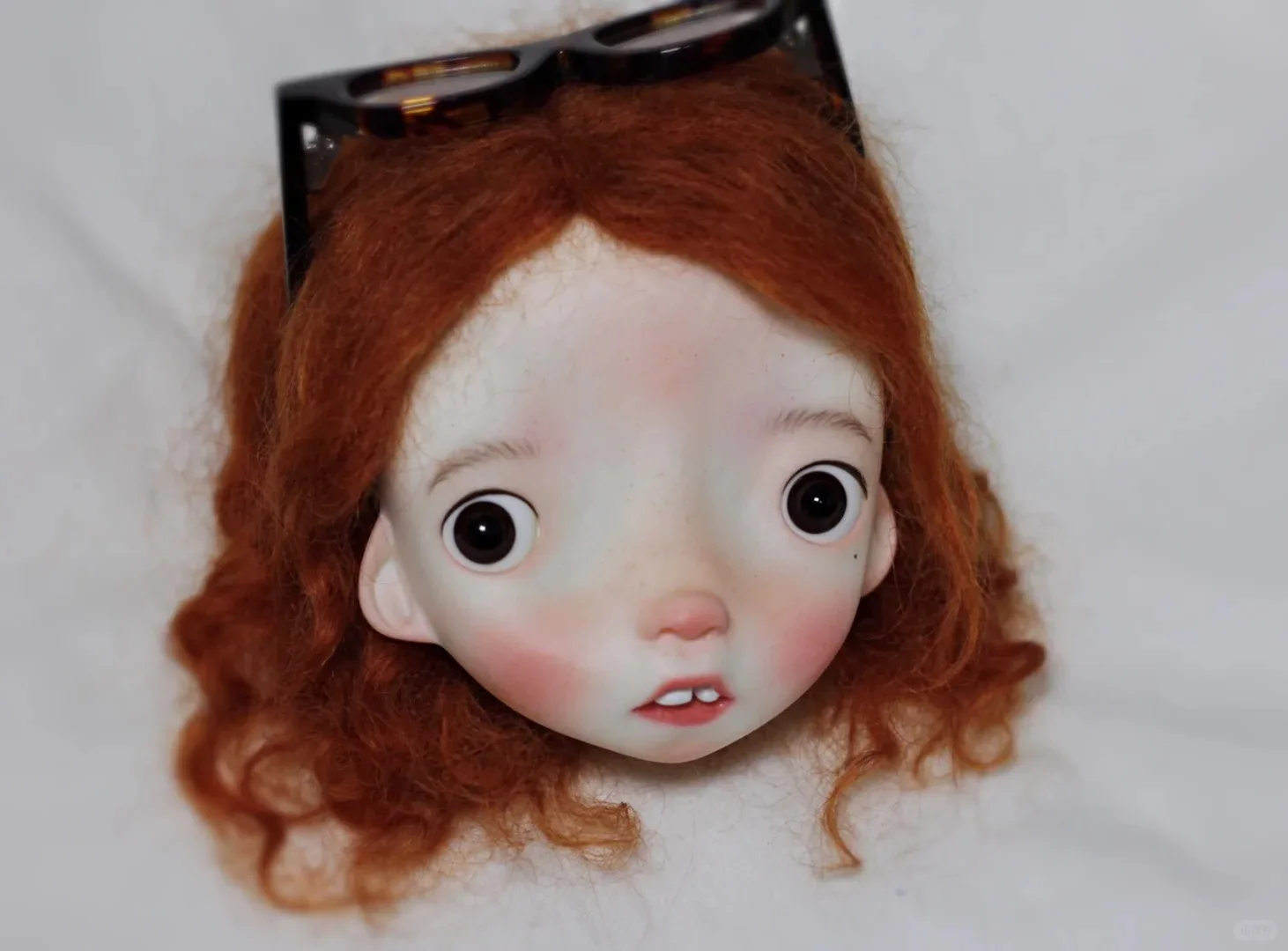 

Новая кукла SD BJD 1/6, голова xiaozhizhang, высококачественная смоляная голова красивой девушки с макияжем, игрушка в подарок, в комплект входит только голова.