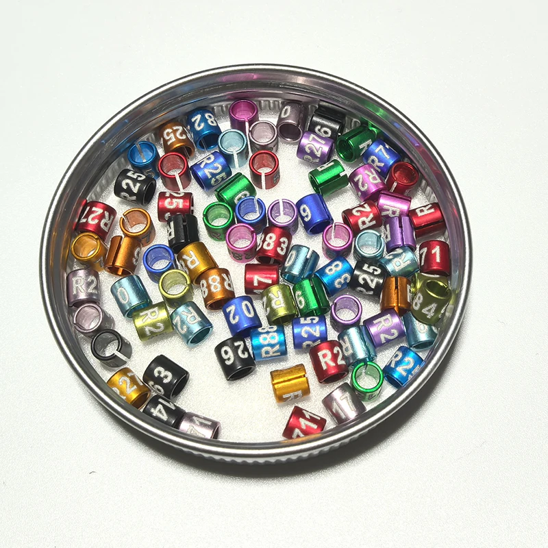Bandas para patas de pájaro divididas, anillos canarios de 3 mm, no personalizados, caracteres aleatorios, mezcla de colores, aluminio, lote de 25 piezas