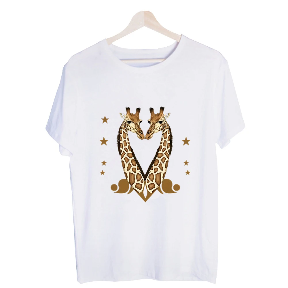 Men's Giraffe Heart Graphic Tee, Short Sleeve Crew Neck T-Shirt for Casual Daily Wear and Summer Outfits