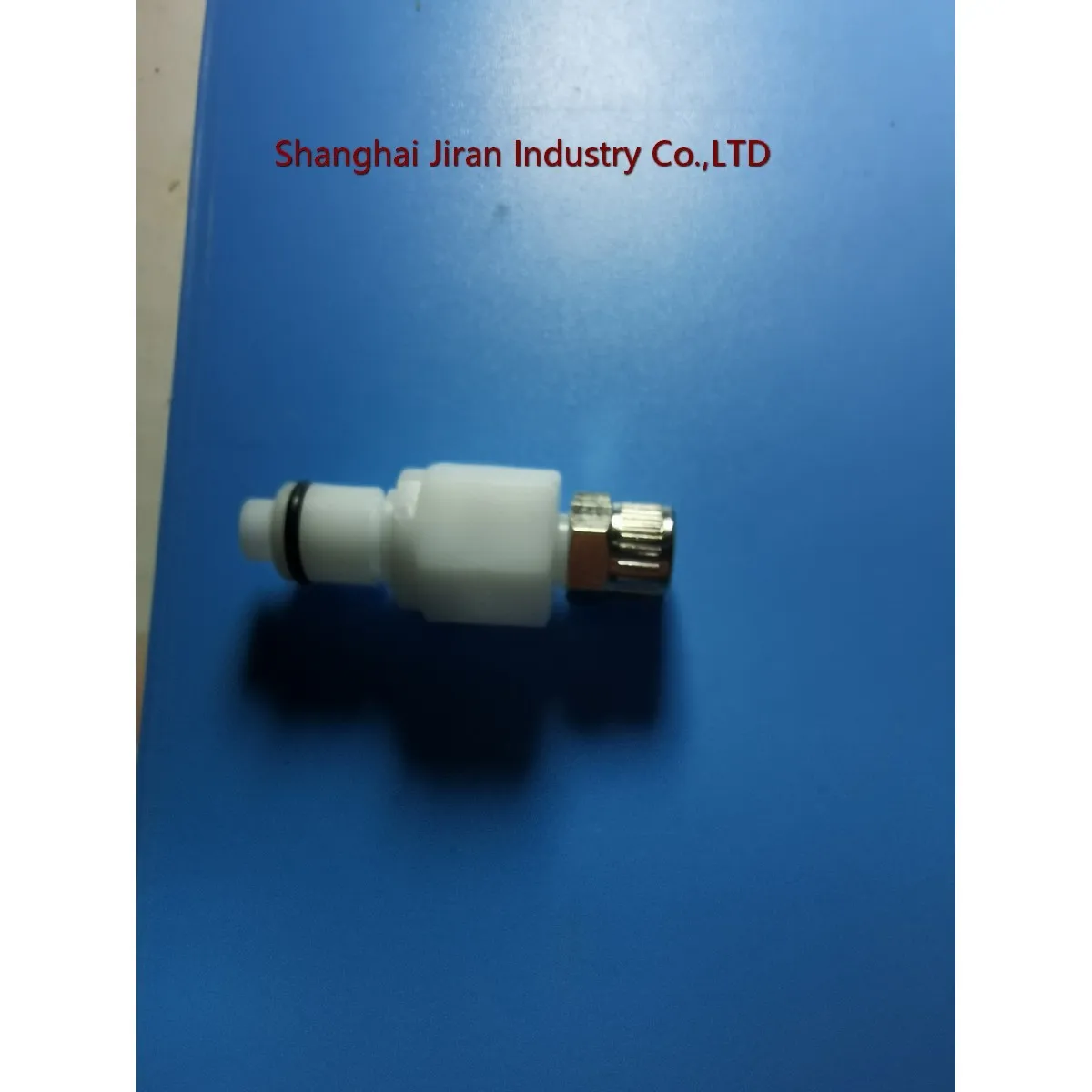 

CPC PLCD20004 Valved In-Line PTF Coupling Insert 1/4 PTF