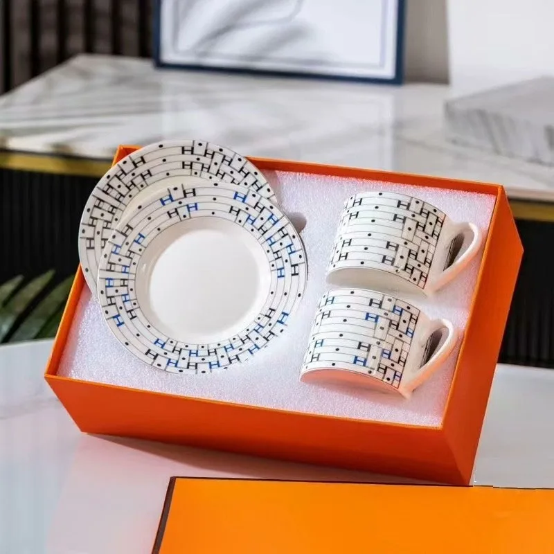 

Новый стиль, набор кофейных чашек из костяного фарфора, высококачественная чашка для послеобеденного чая, чашка для завтрака, 250 мл, элегантная чайная кружка