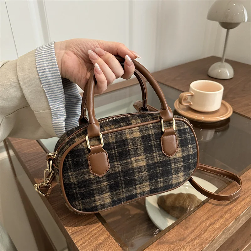 

Дизайнерская сумка через плечо 2025 года, винтажная женская сумка через плечо, модная сумка-тоут «день-ночь», минималистичная сумка-слинг, текстурированная