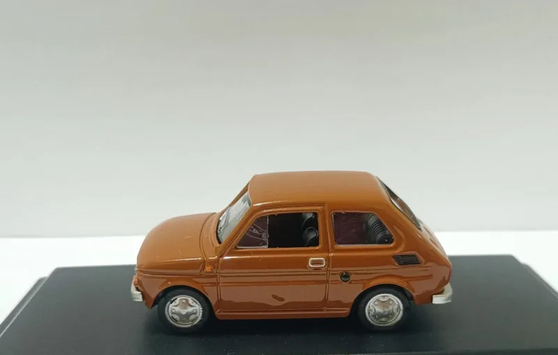 

1/43 редкое Новое поступление, специальная цена, литой под давлением металл, классическая итальянская модель автомобиля 126P, мебель, витрина, коллекция игрушек для детей