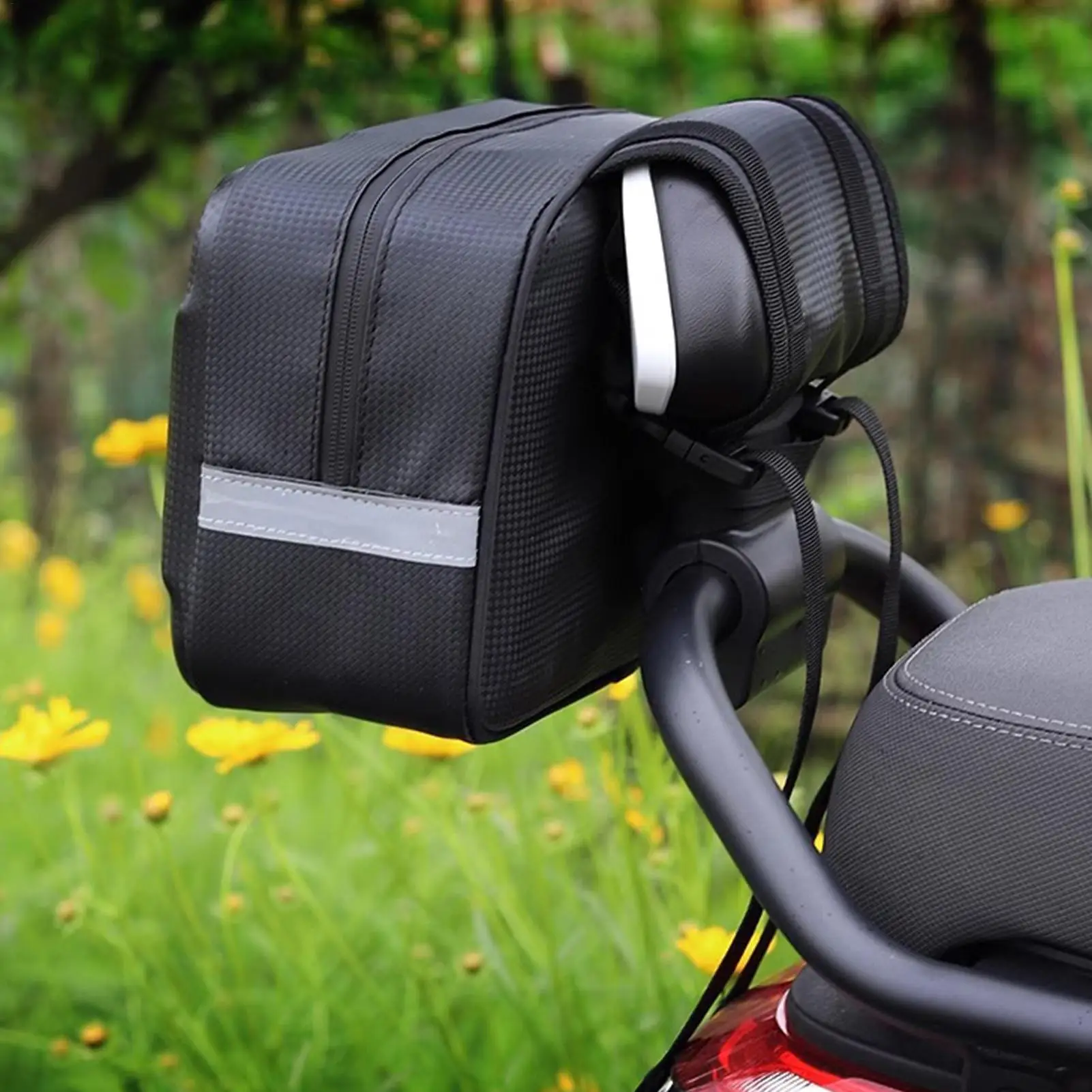 

E-Bike Backrest Bag Pannier Trunk Carrier with Reflector Safety Reflective Hard Shell Electric Vehicle Luggage Carrier for Motor