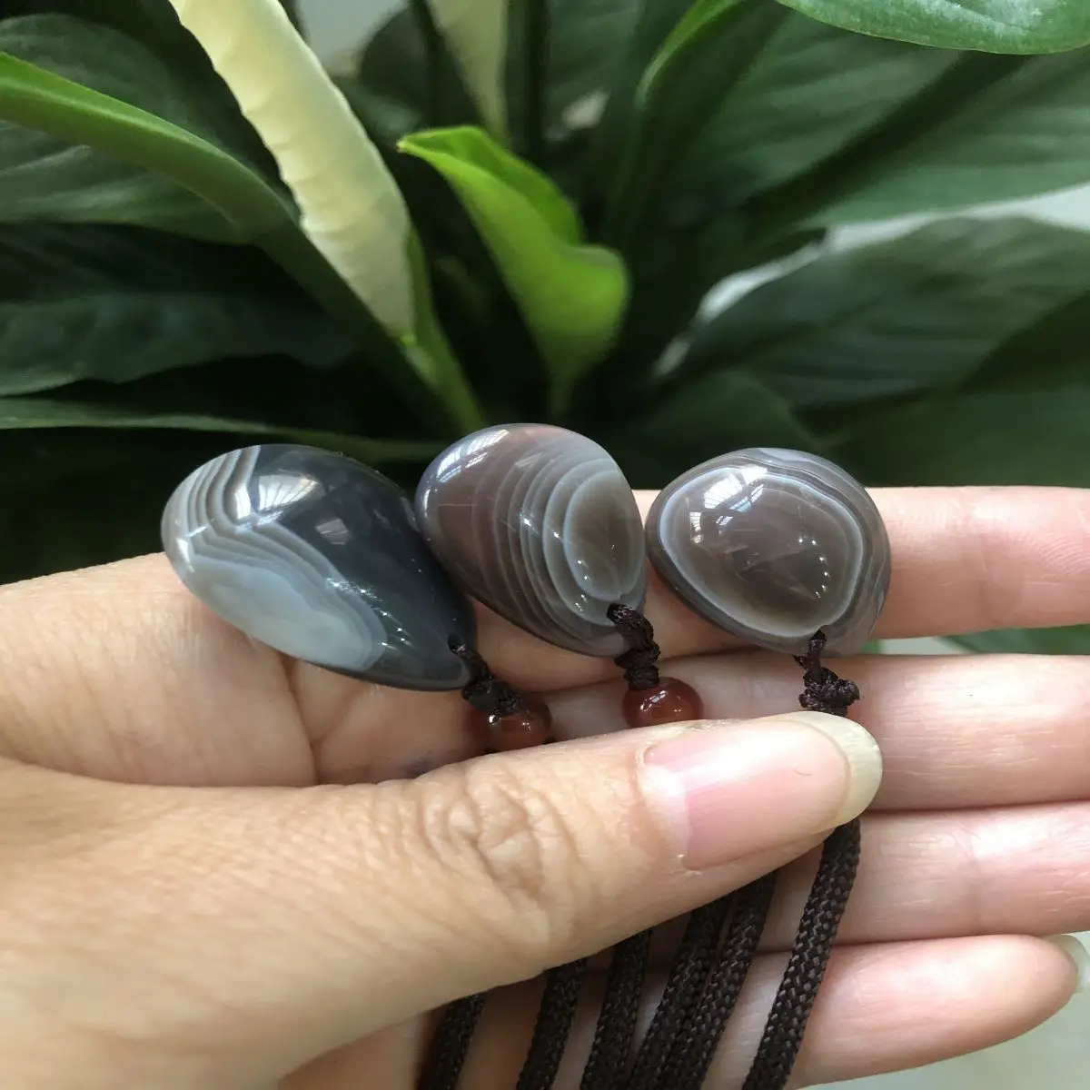 

3Pcs Jewelry Natural Crystal Raw Stone Stripe Agate Burging With Eyes Men And Women's Energy Decorative Agate Pendant Send Wire