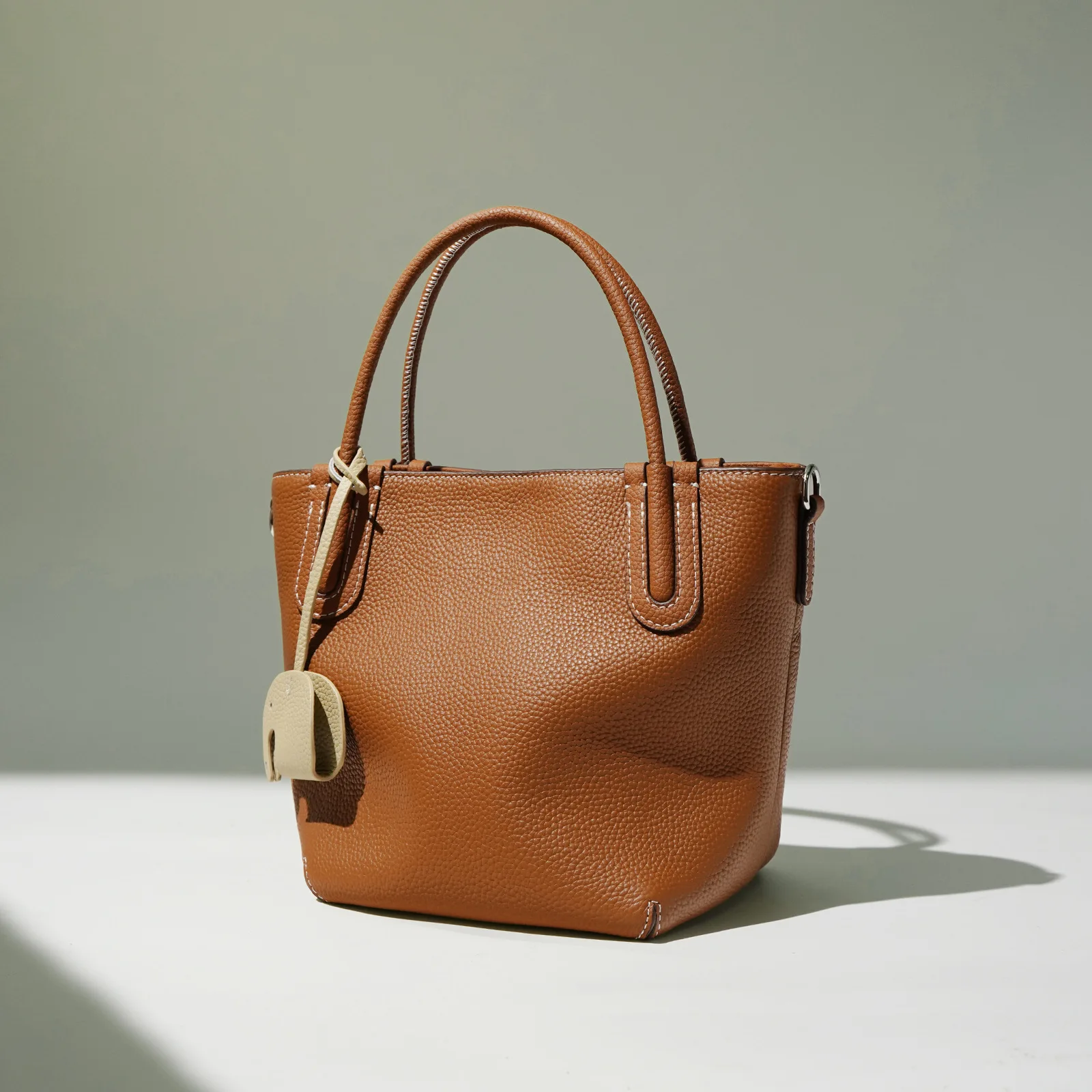 

Women's New Style Tote Bag - Luxury Vegetable Basket Design, Fashionable Genuine Leather Bucket Bag with Crossbody Strap