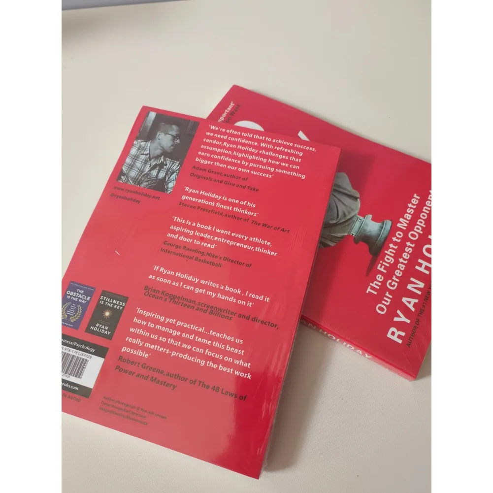 EGO هو العدو بقلم رايان هوليداي رواية غلاف ورقي # 1 كتاب نيويورك تايمز الأكثر مبيعًا