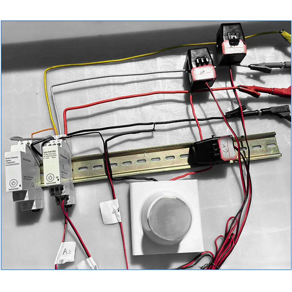 Contatore di energia WiFi trifase intelligente con trasformatore di corrente split core per uso domestico e industriale tramite l'app Tuya