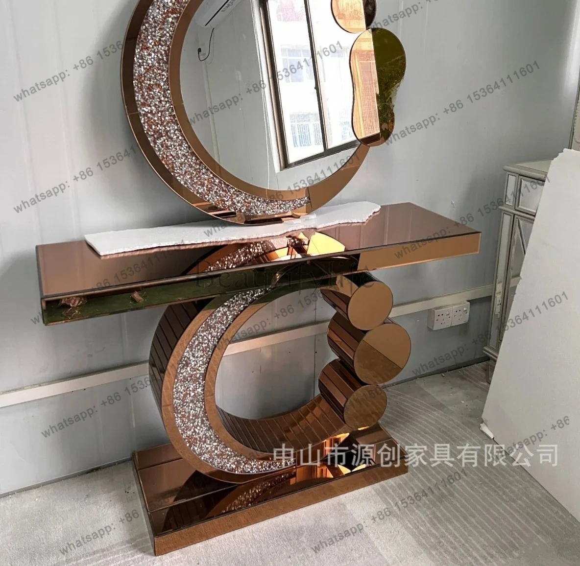 

Modern simple mirror furniture Xingyue entrance table rose gold European strip case partition view platform mirror
