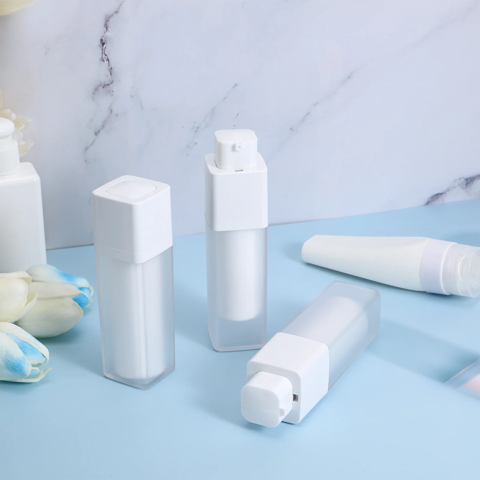 

3Pcs Travel Sub Bottles Reusable Plastic Containers for Lotion Shampoo Essential Oil Portable Empty Bottles