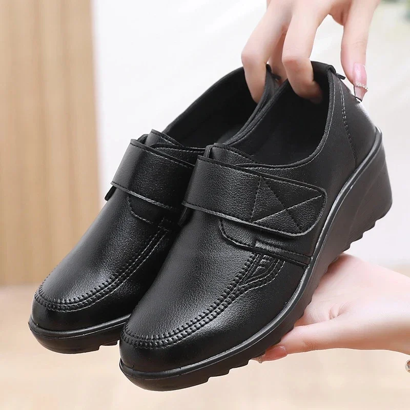 Spring Autumn New Women\'s Single Shoes Wedges Soft Sole Comfortable Large Size Mother\'s Leather High Heels Shoes