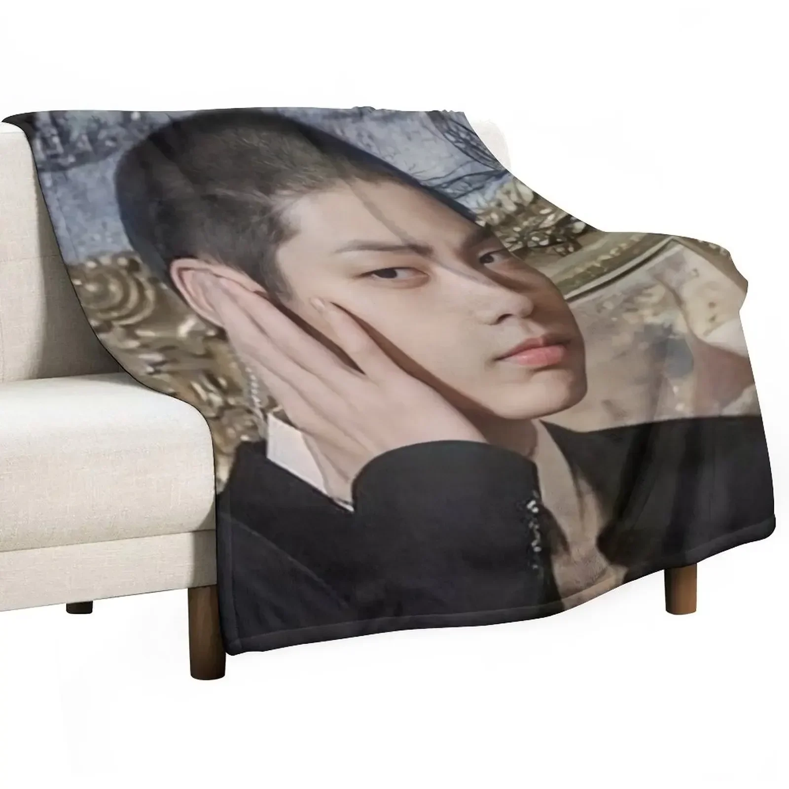 Soobin meme txt Throw Blanket manga Luxury Brand Large blankets ands Blankets