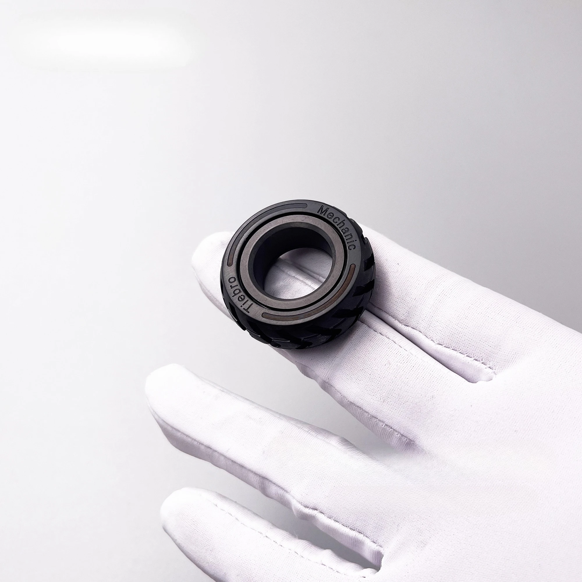 Silent Structure Mechanical Segment Fingertip Ring EDC Desktop Decompression Toy