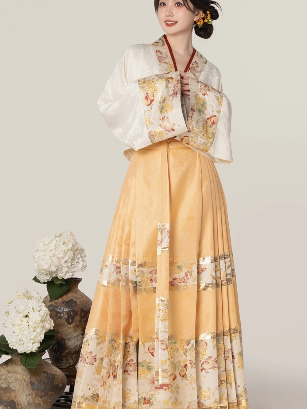 

New Chinese Style Zhejiang Yanchun Weaving【Longui】Chrysanthemum Koi Improved Women's Hanfu Skirt Gold Weave Makeup Face Skirt