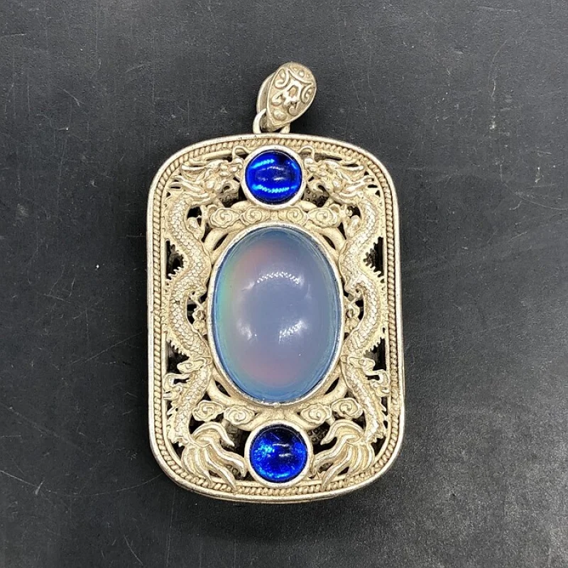 

Hollow Out Double Dragon Play Bead Nelace Pendant Emerald Pendant