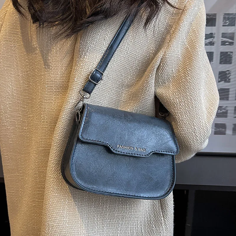 Korean Texture Red Small Square Bag 2023 Explosion Fashion Simple Solid Crossbody Bag Women 2023 New French Mini Shoulder Bag