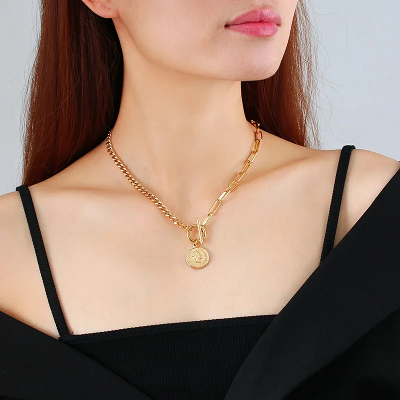 Paper Clip Chain Necklace Queen Elizabeth Coin Toggle Clasp Pendant Necklace for Women Charm Chunky Jewelry